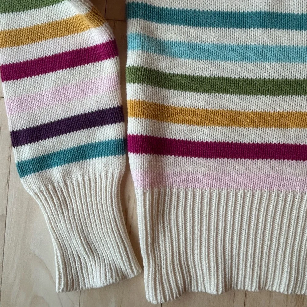 Aeropostale Women’s Hoodie Sweater Cream w/ Multicolor Rainbow Stripes Sz Large